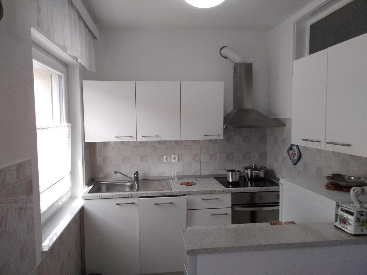 Apartma Mama โบเว็ก ภายนอก รูปภาพ