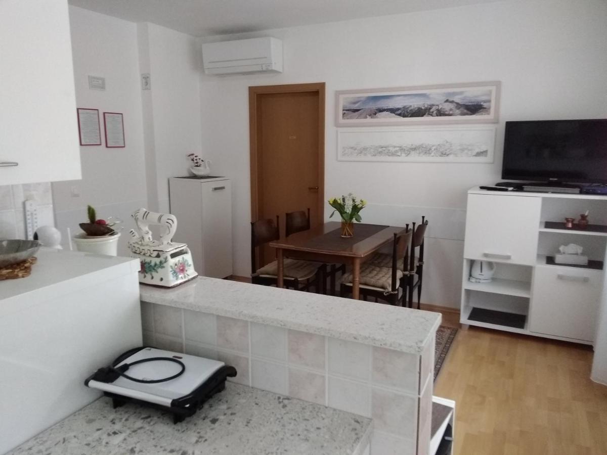Apartma Mama โบเว็ก ภายนอก รูปภาพ